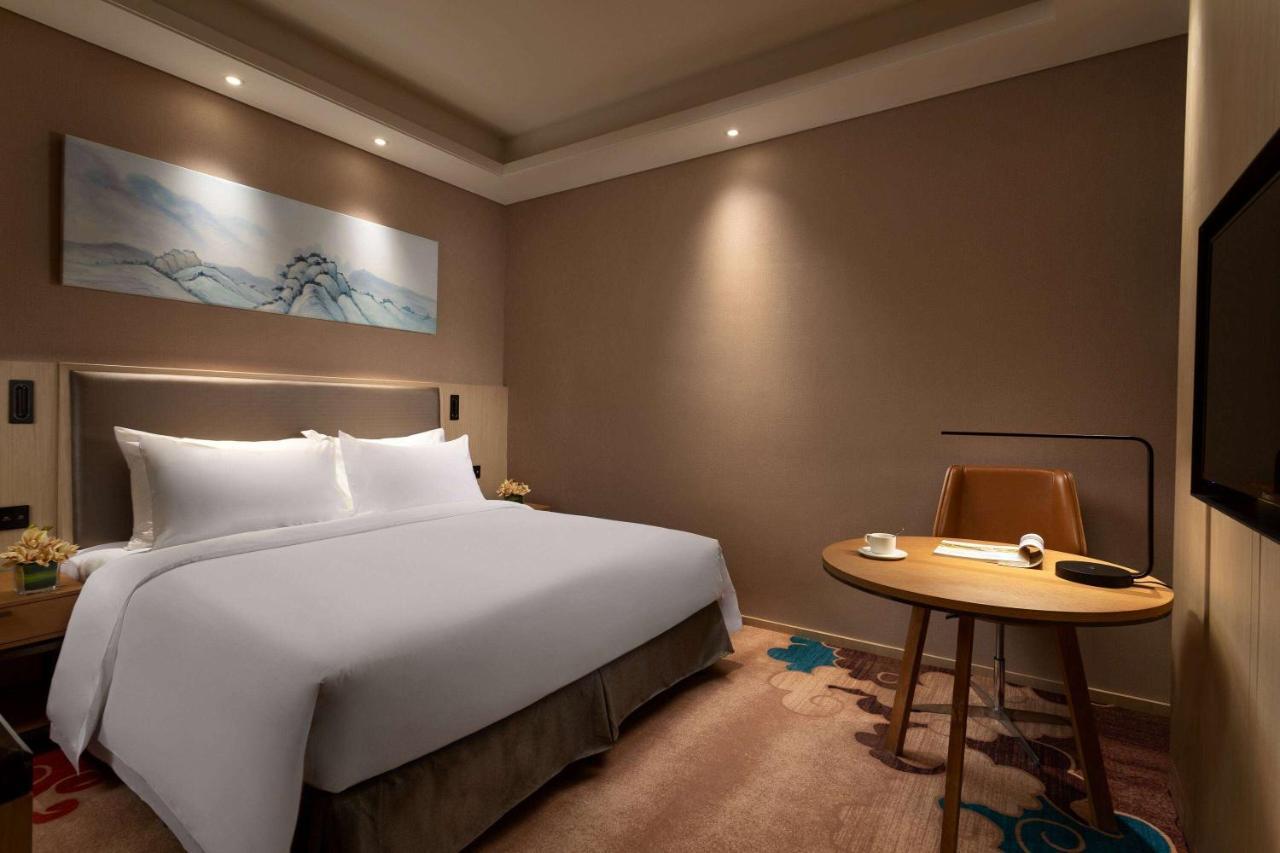 Ramada Wyndham Zhengzhou Xinzheng Hotell Xinzheng  Exteriör bild